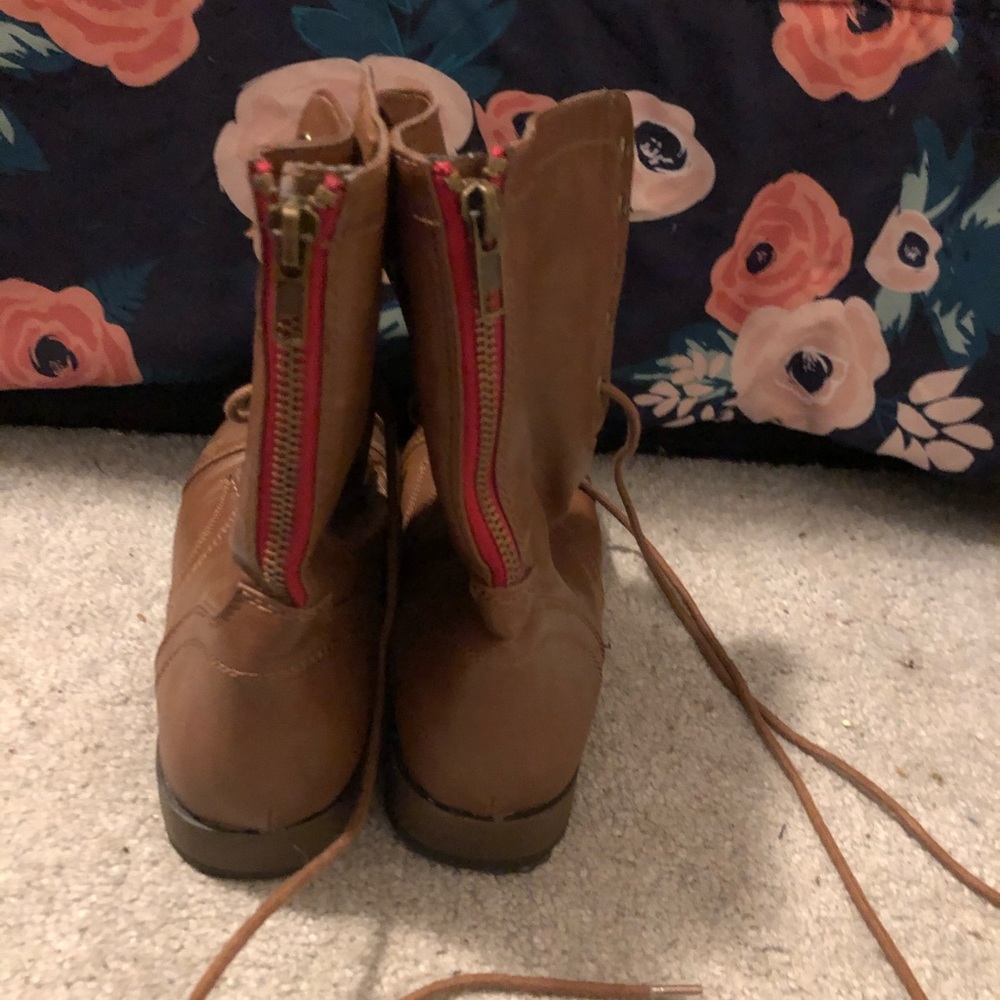 Boots - Picture 6 of 6